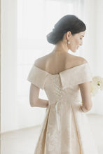 Load image into Gallery viewer, V neck roll collar dress (wedding)