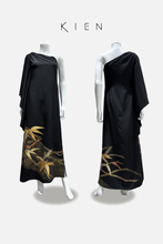 Load image into Gallery viewer, One-shoulder frill dress, size M, length 142cm, black formal kimono, snow circle and pine tree pattern, gold leaf, embroidered with koma embroidery, item number 4570191692781