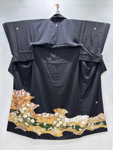 Load image into Gallery viewer, 黒留　飛鶴浜松文　駒刺繍　金彩［4570191717729］
