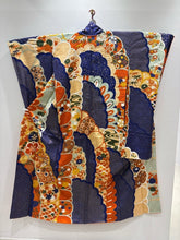 Load image into Gallery viewer, 振袖 青紫 クリーム 梅 菊 刺繍 金糸 ［4570191719266］
