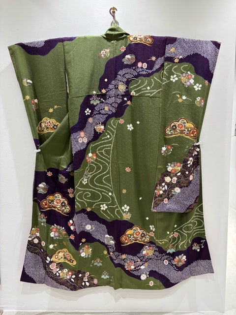 Long-sleeved kimono in鶯色 (uguisu-iro, a type of greenish-brown) with floral and round patterns, pine, bamboo, and plum motifs, embroidered and tie-dyed [4570191714193]