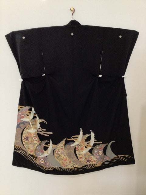 Black formal kimono with wave and treasure motif, gold leaf, gold thread embroidery [4570191711475]