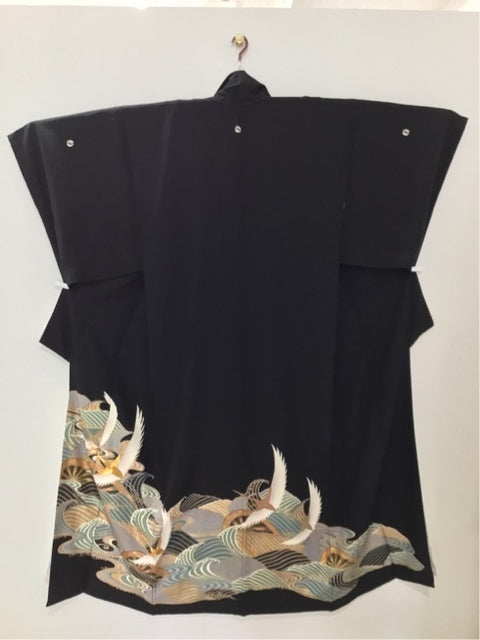 Black formal kimono with single wheel, flowing water and rising wave pattern, embroidered horseshoe, and gold leaf [4570191711505]