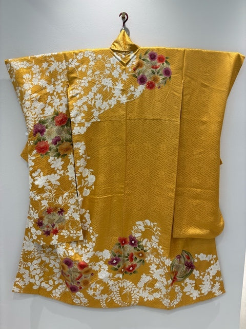 Yellowish-orange color, floral pattern, double diamond pattern, gold thread, gold embellishments [4570191713578]