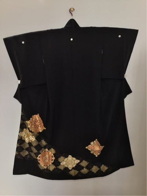 Black formal kimono with Shōsōin floral pattern, embroidered and gold-decorated [4570191710638]