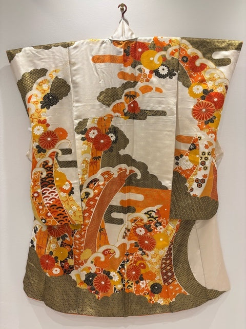 オレンジ クリーム　牡丹 亀甲花菱 刺繍 金糸［4570191713721］