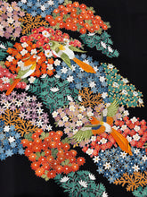 Load image into Gallery viewer, シーニュＭ　黒留　花鳥文　作家物　刺繍　金彩［4570191696048］
