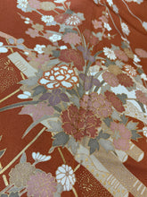 画像をギャラリービューアに読み込む, ホルターネックＭ　橙　オレンジ　薄茶　花筏文　菊　梅　駒刺繍　金彩［4570191697434］
