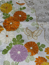 Load image into Gallery viewer, 白　駒刺繍　舞蝶花文　金彩4570191715701
