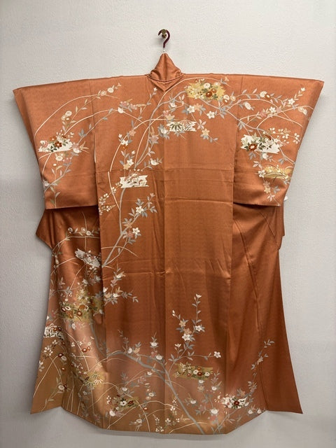 サーモンピンク　菊笹花松文　駒刺繍　金彩［4570191714452］