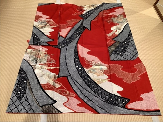 Furisode (long-sleeved kimono) in carmine red and black with tie-dyeing, foil, imperial carriage, and noshi (decorative paper wrapping) design [4570191658145]