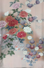 画像をギャラリービューアに読み込む, ホルターネックＭ（Halter neck）　薄ピンク　牡丹　菊　金糸　金彩［4570191695133］

