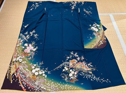 Furisode (long-sleeved kimono) in blue-green, light green, and maroon, featuring a floral carriage depicting the four seasons and an imperial carriage design [4570191656479]