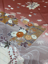 Load image into Gallery viewer, ピンク　薄紫　駒刺繍　花筏文　金彩　作家物［4570191718696］
