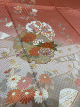 Load image into Gallery viewer, ピンク　媚茶　雪輪花文　駒刺繍　暈し染め　金彩［4570191718627］
