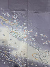 Load image into Gallery viewer, 薄紫　花鳥吉祥立波文　暈し染め　金銀彩［4570191718597］
