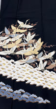 画像をギャラリービューアに読み込む, 黒留　飛鶴梅松文　刺繍　金糸　金彩［4570191719334］
