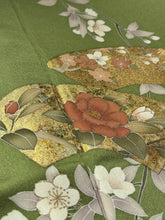 Load image into Gallery viewer, 黄緑　扇　地紙花文　金彩［4570191718382］
