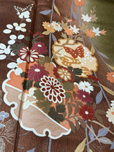 画像をギャラリービューアに読み込む, 訪問着 茶 雪輪花蝶文 暈し染め 金彩 ［4570191718375］
