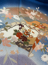 Load image into Gallery viewer, 青 檜扇花文 暈し染め 金彩 ［4570191718368］
