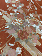 Load image into Gallery viewer, 橙　オレンジ　薄茶　花筏文　菊　梅　駒刺繍　金彩［4570191718481］
