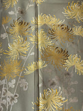 Load image into Gallery viewer, グレージュ 乱菊 刺繍 金銀彩 ［4570191718443］
