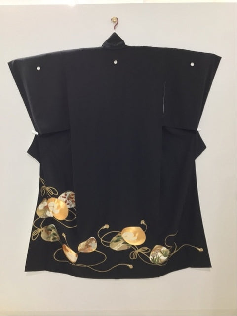 黒留　飛鶴貝合せ文　駒刺繍　金彩［4570191710782］