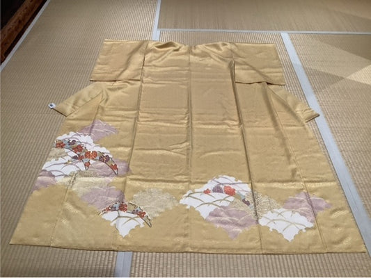 色留　ペールイエローゴールド　　ペールラベンダー　雪輪取　梅　菊