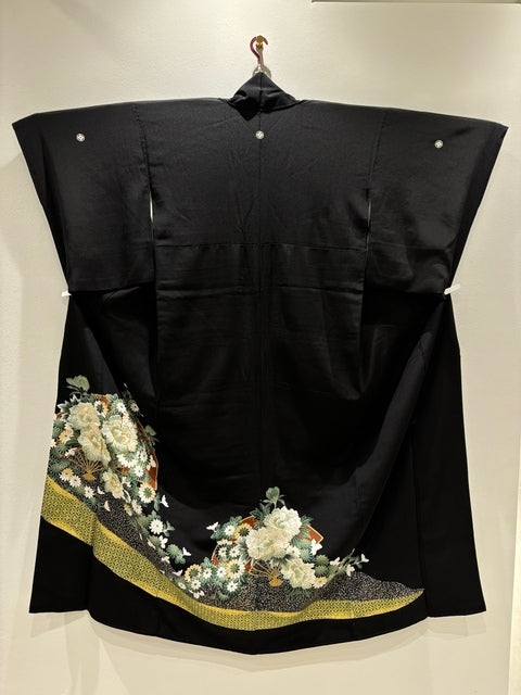 Black formal kimono with embroidered fan design featuring peonies and gold leaf [4570191714872]