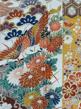 Load image into Gallery viewer, 黒　鶴　菊　松　梅　金彩［4570191718337］
