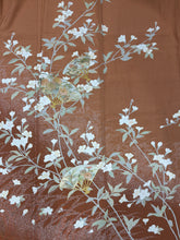 Load image into Gallery viewer, ピンク 花扇 草花 金銀彩 ぼかし ［4570191717828］
