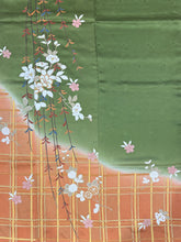 Load image into Gallery viewer, 抹茶色 枝花文 暈し染め 金彩 ［4570191717774］
