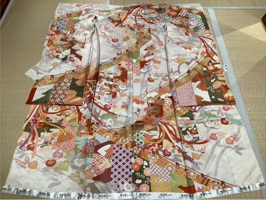 Beige Furisode (long-sleeved kimono) with phoenix design [4570191658480]