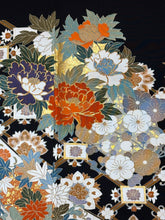 画像をギャラリービューアに読み込む, 黒留　吉祥花宝尽くし　駒刺繍　金彩［4570191717545］
