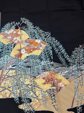 画像をギャラリービューアに読み込む, 黒留　枝垂れ柳地紙花文　駒刺繍　金銀彩［4570191717996］
