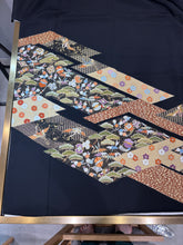 画像をギャラリービューアに読み込む, 黒留　飛鶴吉祥文　駒刺繍　金糸　金彩［4570191718108］

