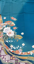 Load image into Gallery viewer, 青緑　扇 牡丹 金彩 ぼかし　落款あり ［4570191717354］
