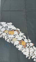 Load image into Gallery viewer, 深緑　菊　金彩　金糸［4570191717323］
