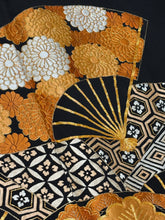 Load image into Gallery viewer, プレミアム　黒留　扇面吉祥花文　駒刺繍　総刺繍　金糸［4570191716258］
