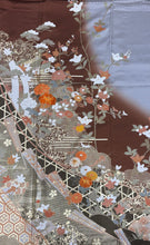 Load image into Gallery viewer, 茶色　グレー　草花　金糸　金彩［4570191715138］
