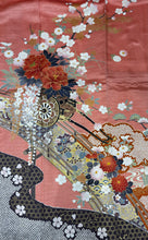 Load image into Gallery viewer, サーモンピンク　花車　霞　金糸　金彩［4570191715435］
