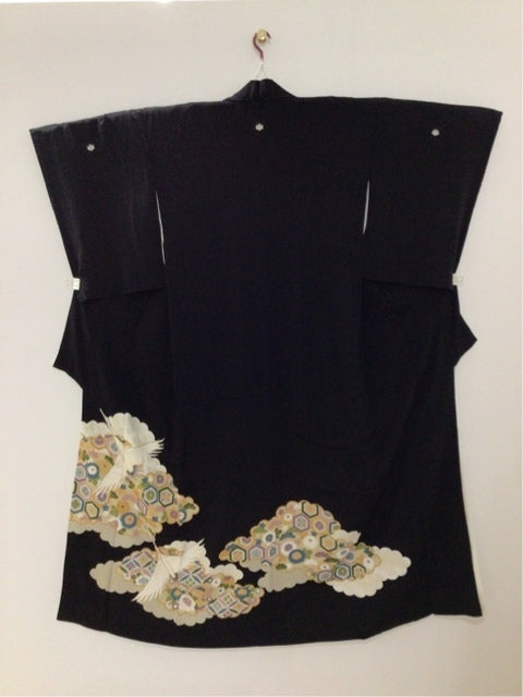 黒留　銀駒刺繍　雲取り吉祥飛鶴文　金彩［4570191710379］