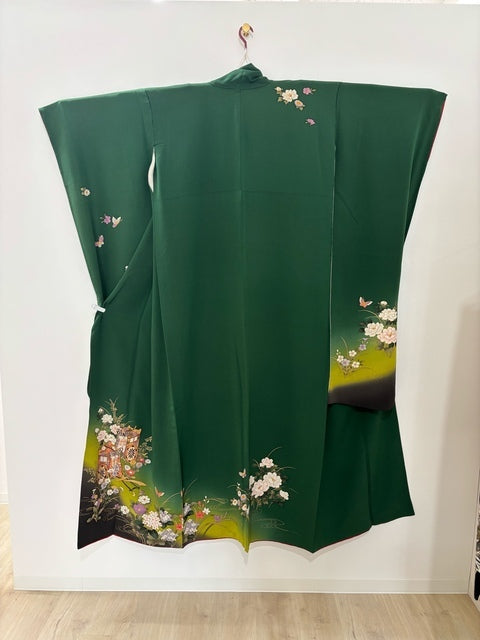 Long-sleeved kimono (furisode) in deep green with a court carriage and floral pattern, featuring a gradient dye and gold accents. [4570191712274]