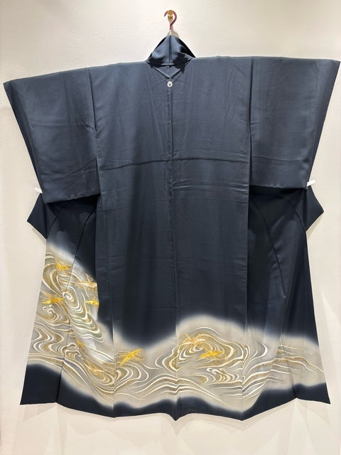 黒留　飛鶴立波文　駒刺繍　暈し染め　金彩［4570191712953］