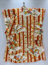 画像をギャラリービューアに読み込む, クリーム　オレンジ　菊　草花間道　駒刺繍　金彩 ［4570191716661］
