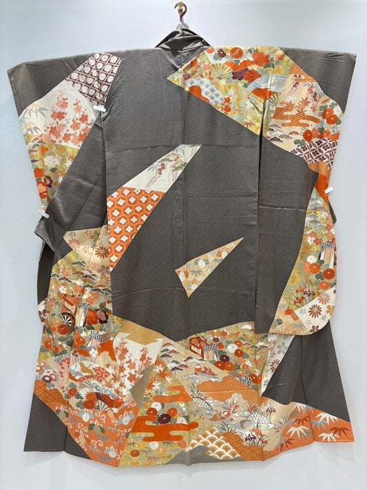 焦茶色　扇面御所車　飛鶴花松文　鴛鴦　駒刺繍　金彩［4570191716975］