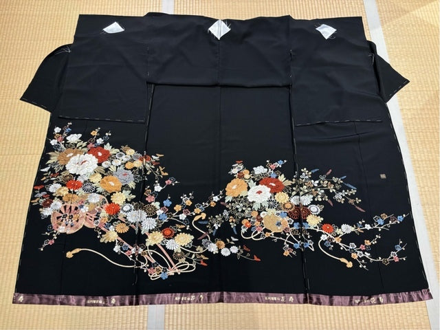 プレミアム　黒留　花車　花柄　刺繍　［4570191658503］