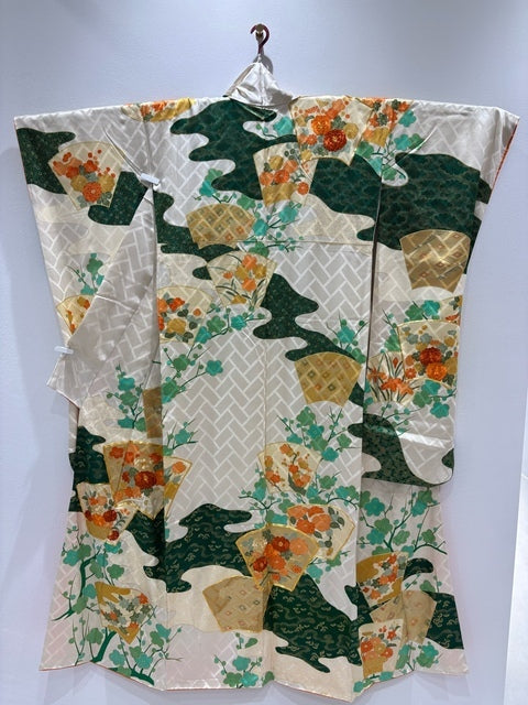 Furisode (long-sleeved kimono) - Cream color, fan pattern, floral embroidery, gold leaf accents [4570191713431]