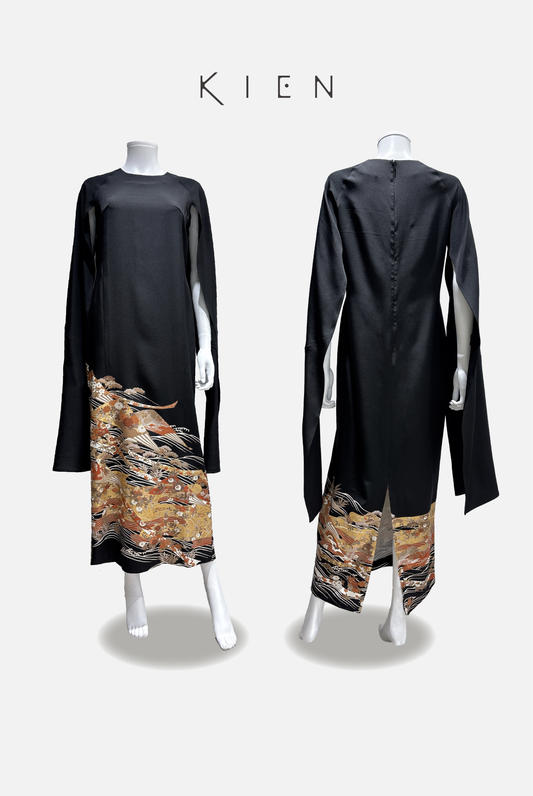 Raglan M Black Kimono with Wave and Fan-Shaped Floral Design, Gold Accents 4570191694723