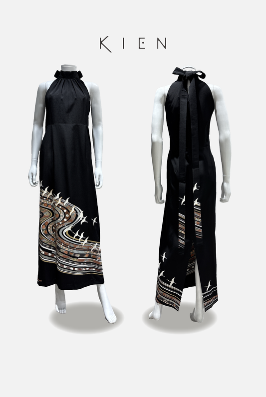 Halter neck (size M), black formal kimono with crane and flower motif, artist-made, embroidered with gold leaf [4570191695034]